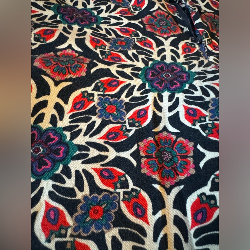 Flower patterned capri - Picture 3 of 3